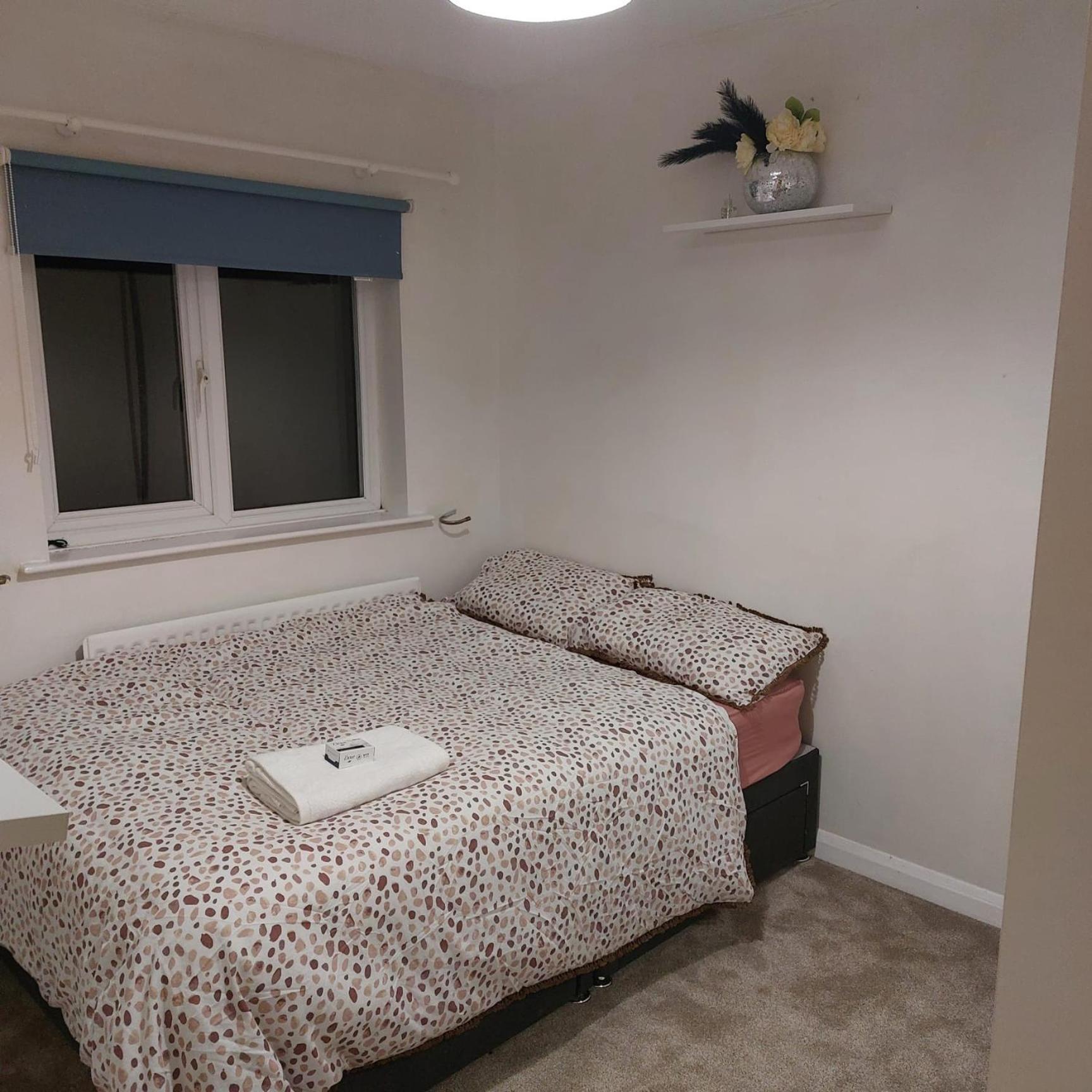 Double Room In A Cul De Sac Area Wellingborough Extérieur photo